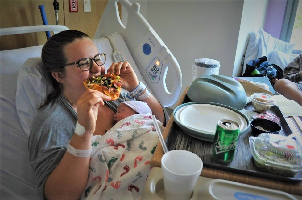 Leah photo 10